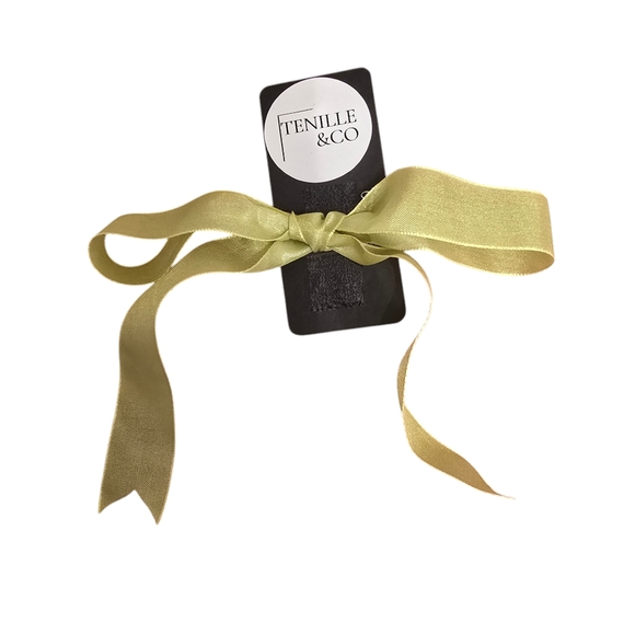 Bows - Picture 3 of 3